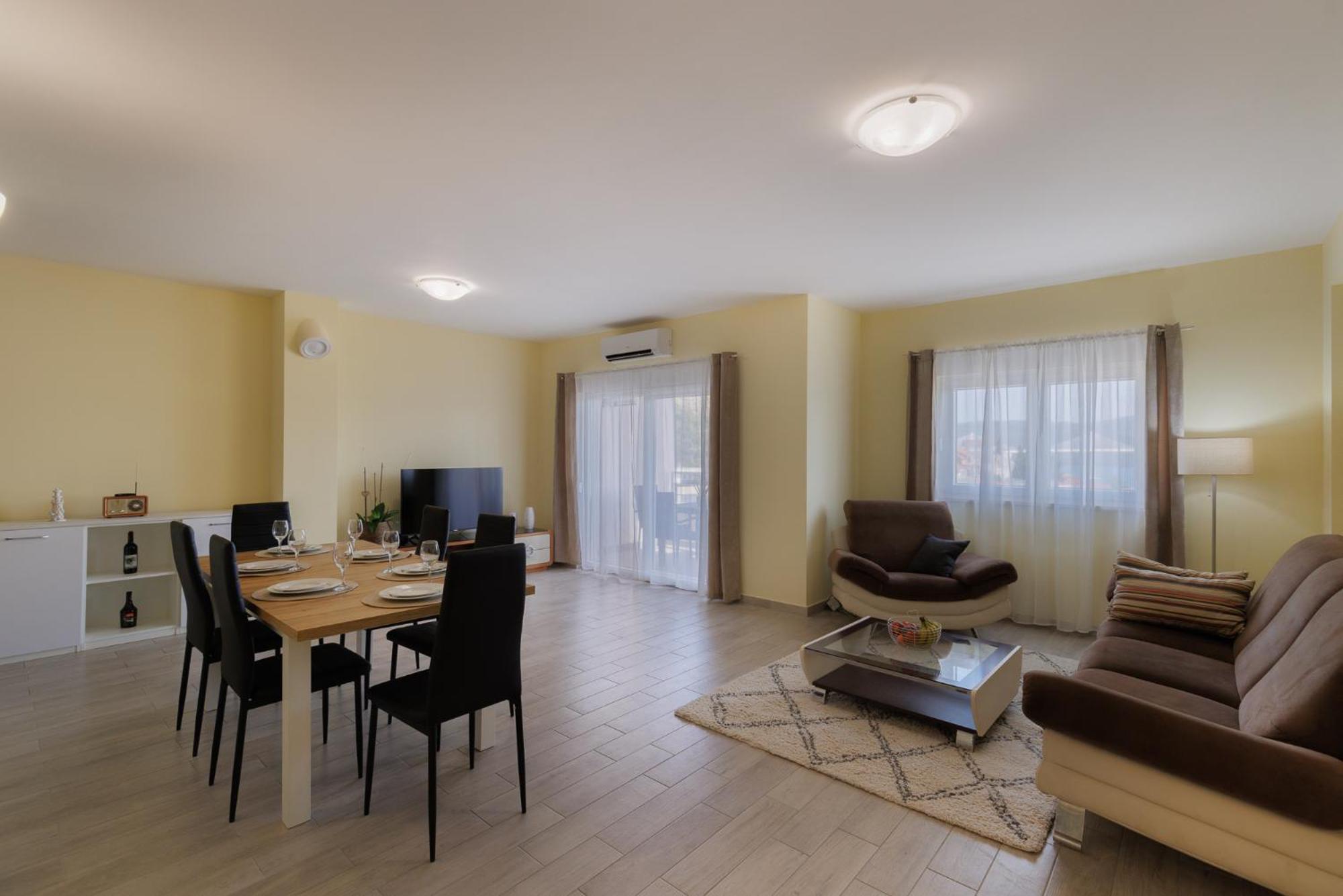 Apartman Maja Komarna Eksteriør billede
